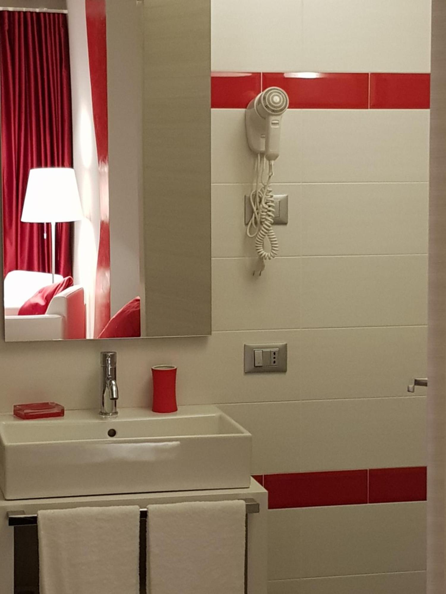B&B Gardacharme Desenzano del Garda Rum bild